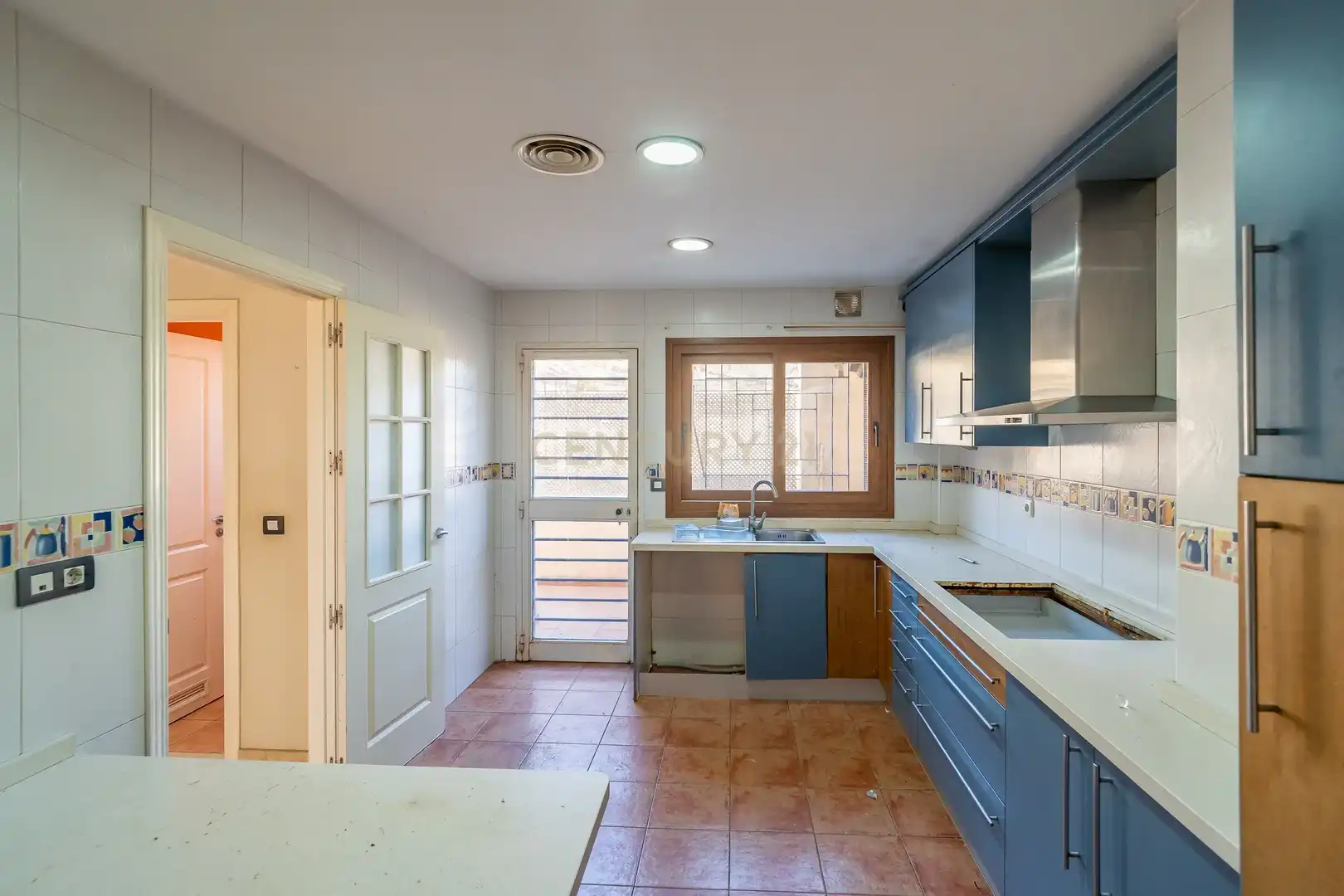 Kitchen of Houses for sale in Málaga  with Air Conditioner, Private garden and Storage room