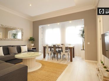 Appartamento con balcone in affitto a Eixample