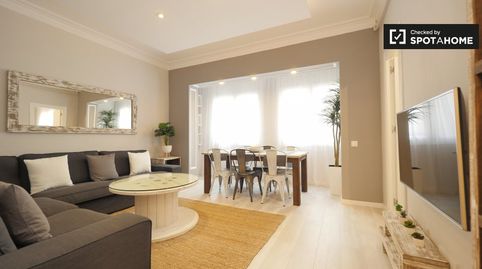 Precioso apartamento de 3 dormitorios en alquiler en Eixample Dreta