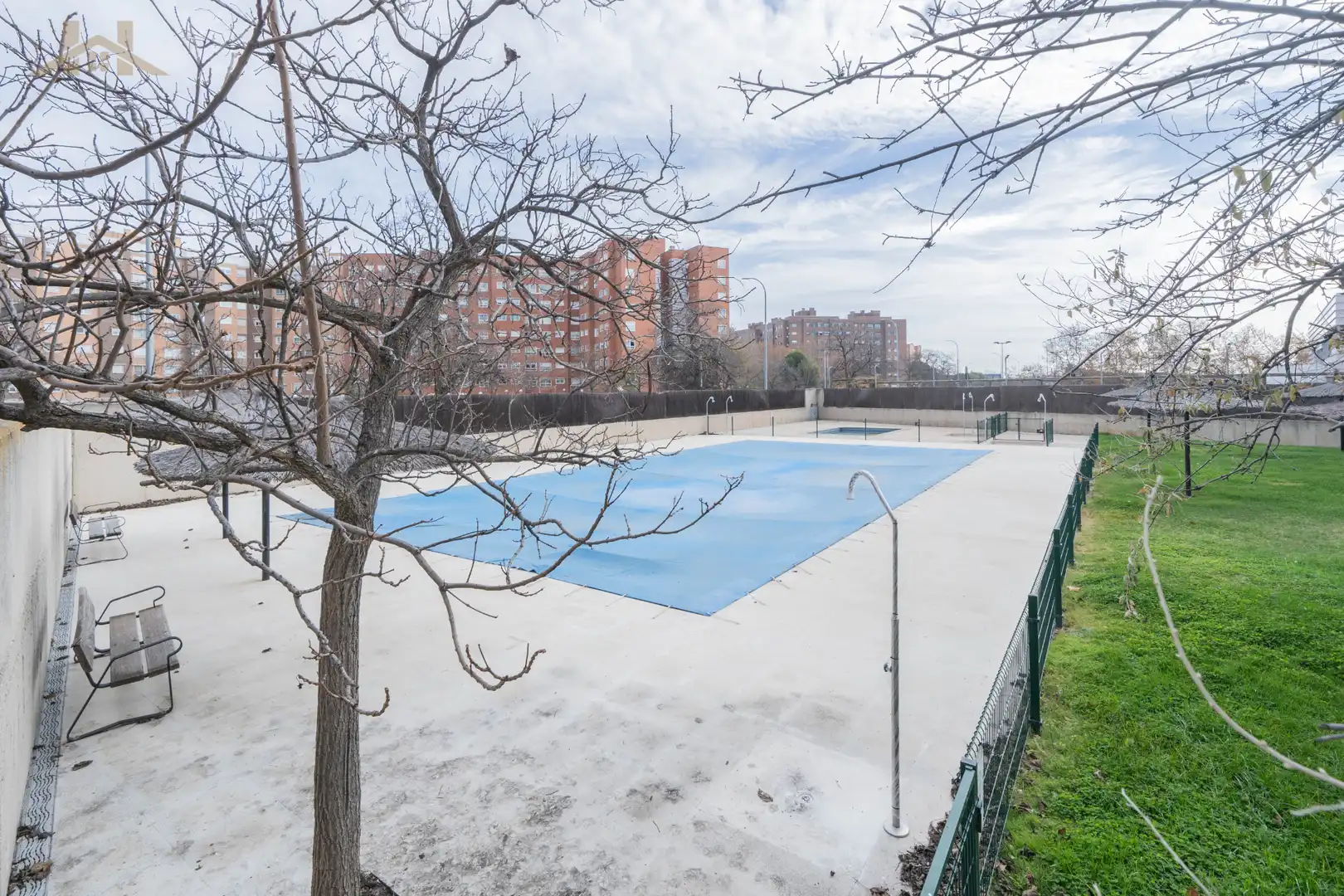 Vista exterior de Pis en venda en Móstoles amb Calefacció, Terrassa i Forn