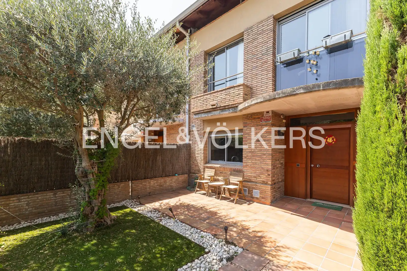 Vista exterior de Casa adosada en venta en Cabrils con Calefacción, Jardín privado y Terraza