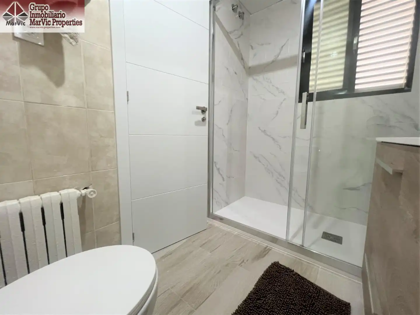 Bathroom of Flat for rent in Benidorm  with Air Conditioner, Terrace and Furnished