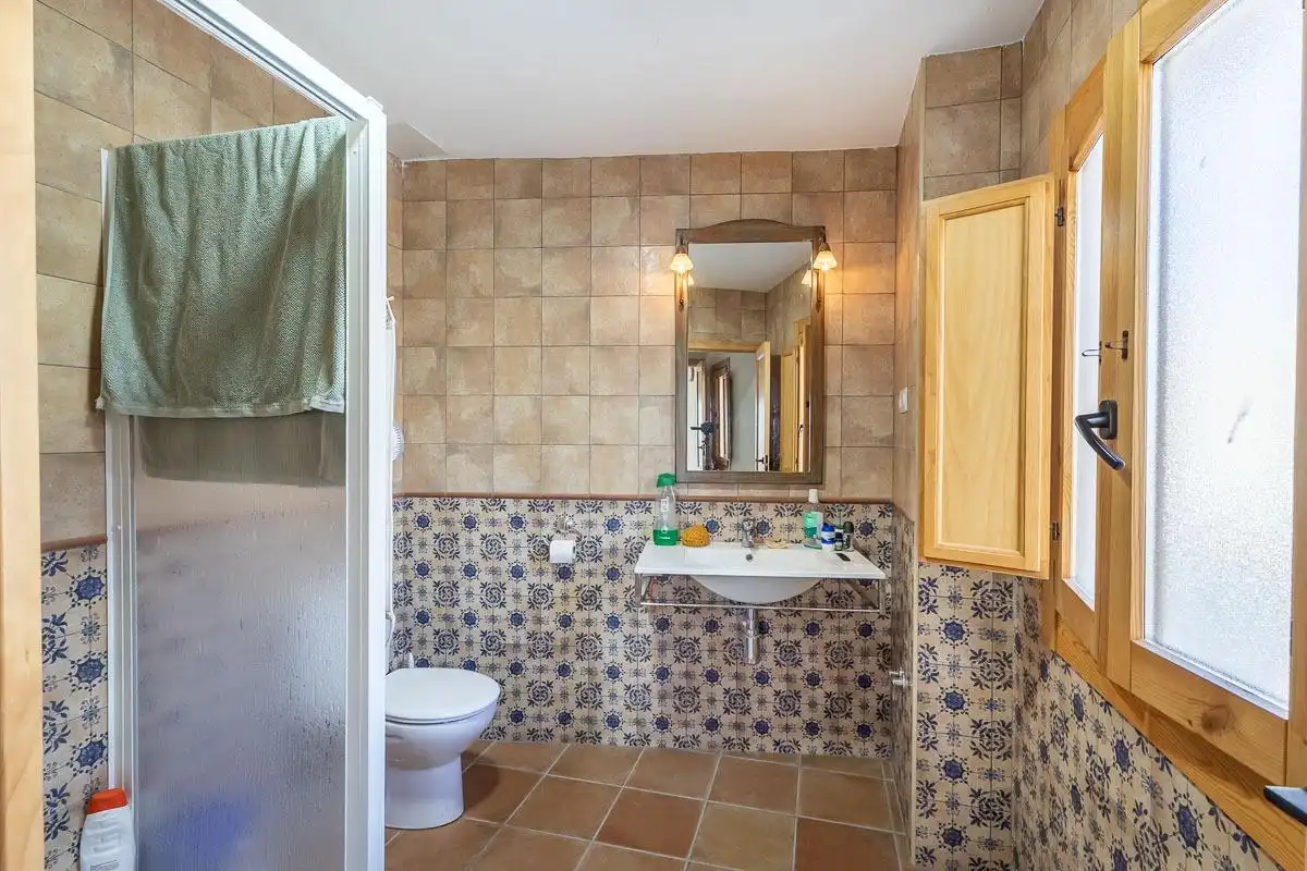 Bany de Casa o xalet en venda en Alhama de Granada amb Terrassa, Moblat i Balcó