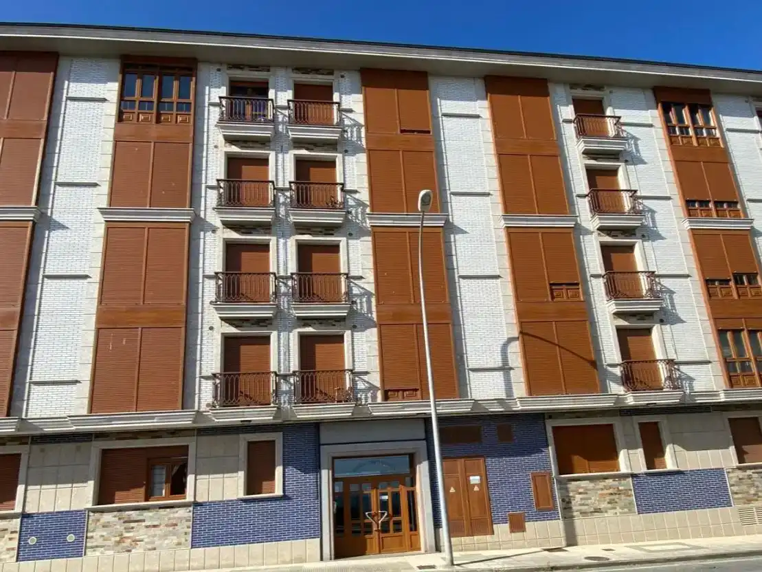 Vista exterior de Pis de lloguer en Foz amb Parquet i Moblat