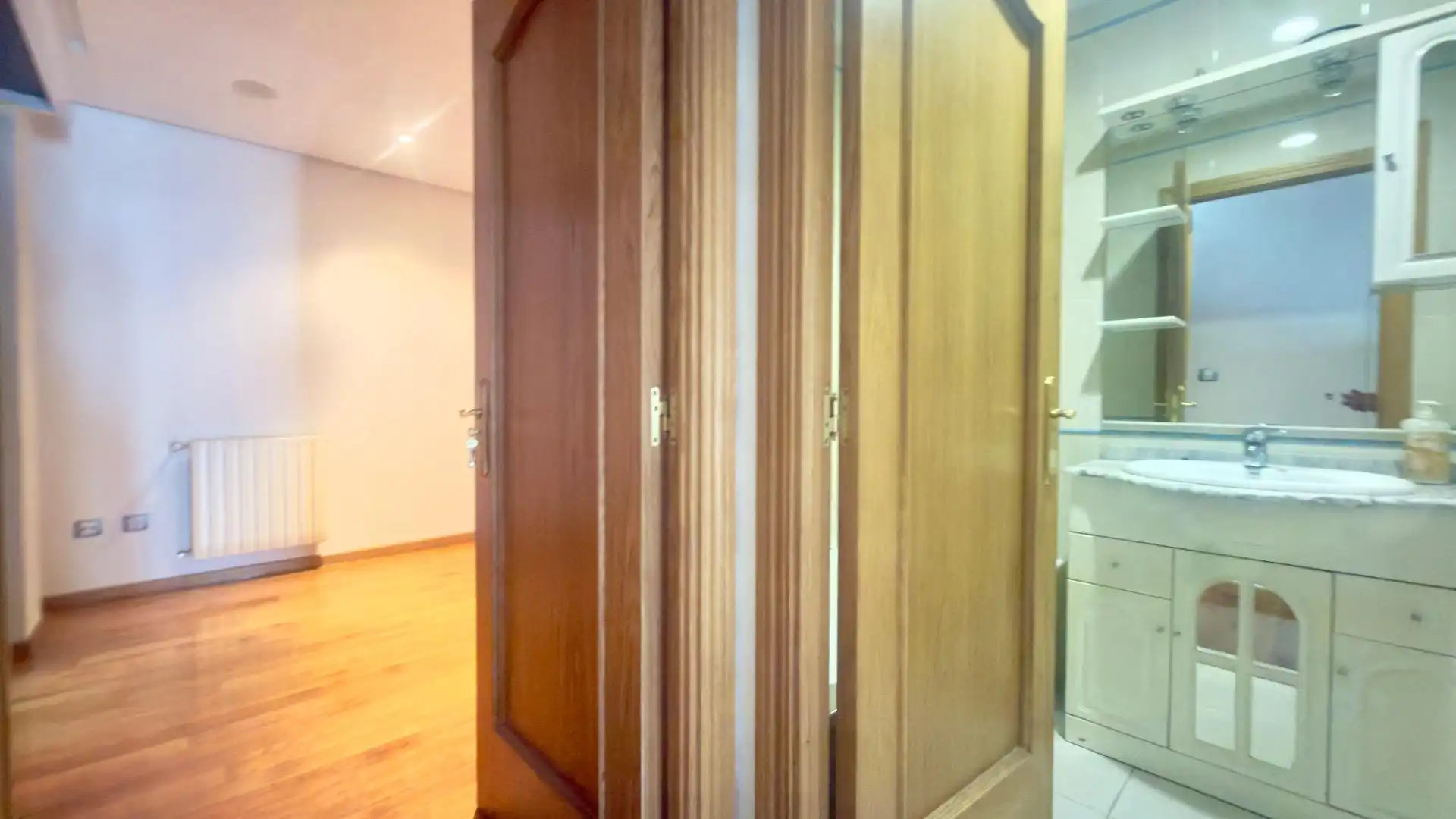 Piso en venta en Ourense Capital  con Calefacción