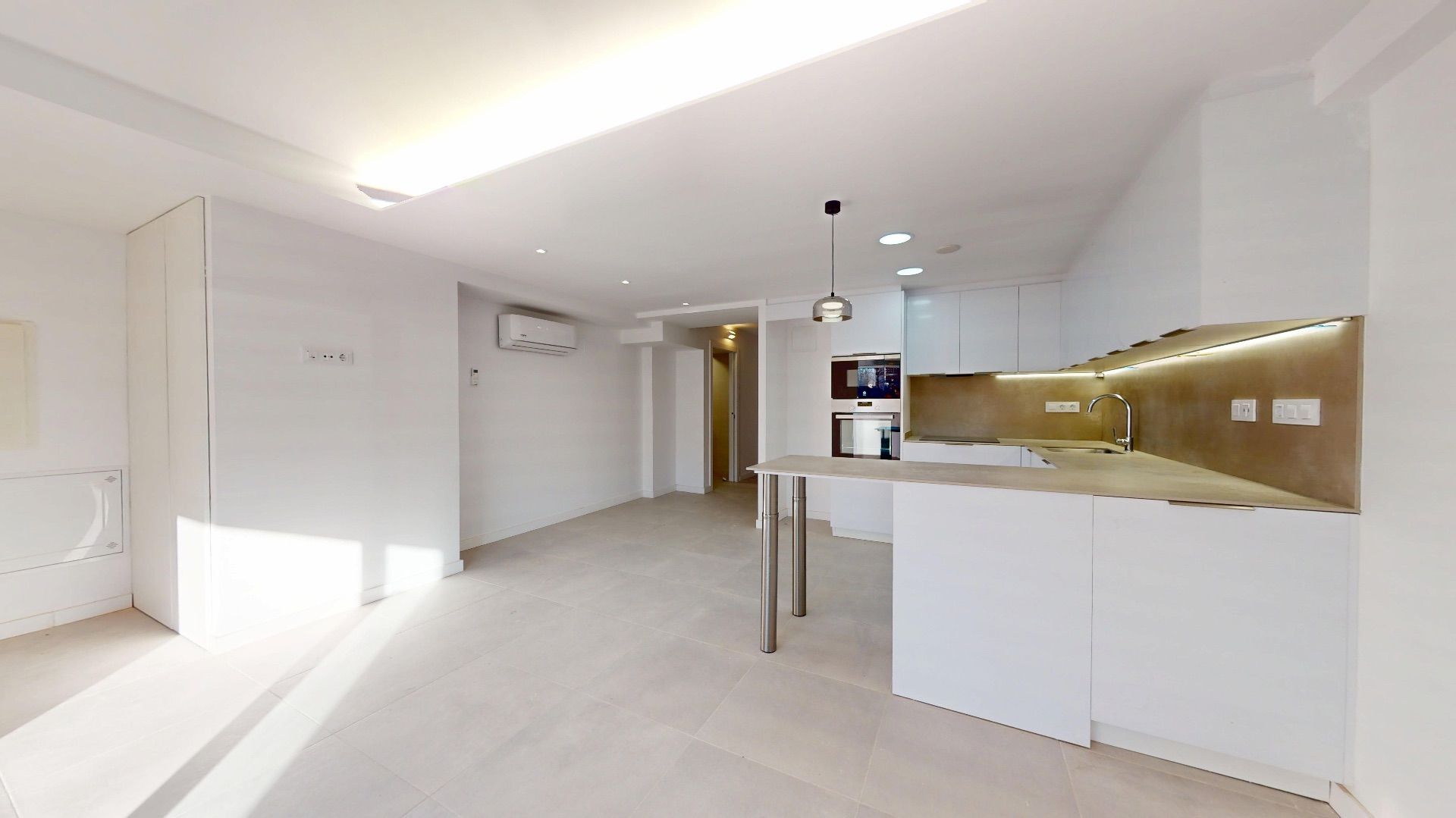 Cuina de Dúplex en venda en Girona Capital amb Aire condicionat, Calefacció i Terrassa