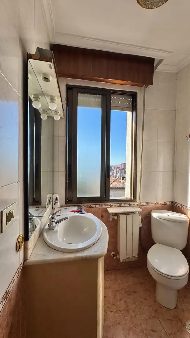 Bathroom of Houses for sale in Vigo   with Heating, Private garden and Parquet flooring