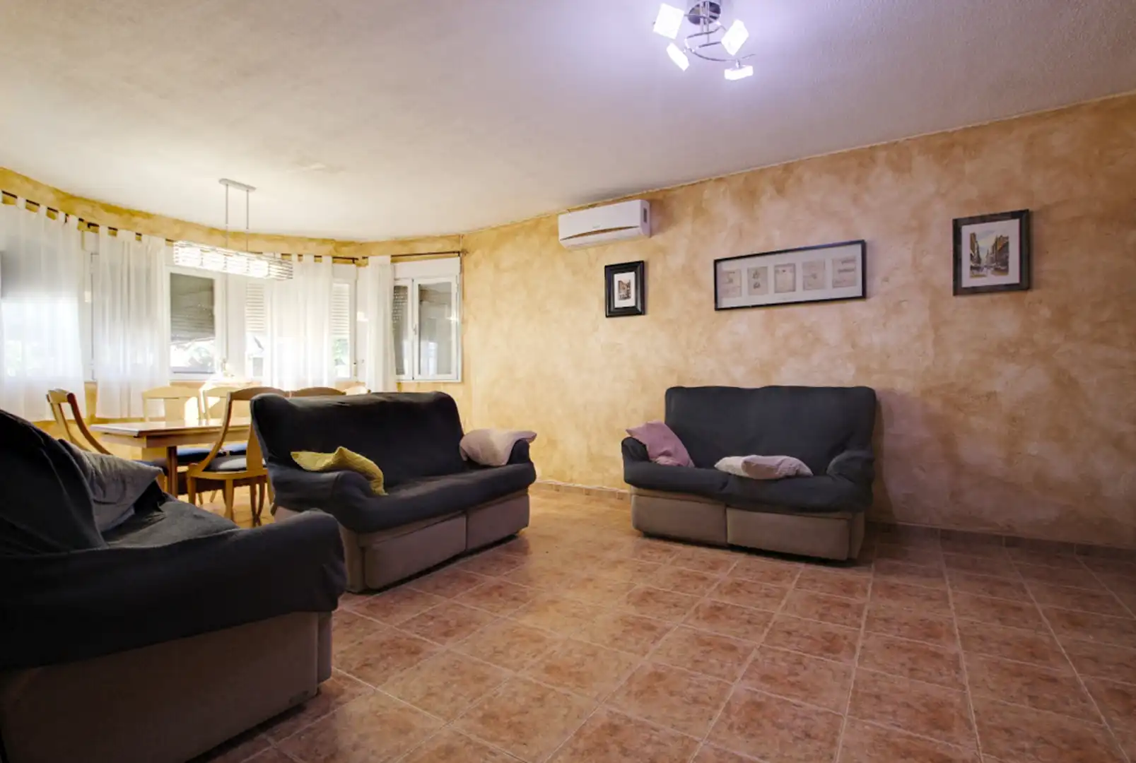 Sala d'estar de Casa o xalet en venda en Nuevo Baztán amb Aire condicionat, Calefacció i Jardí privat