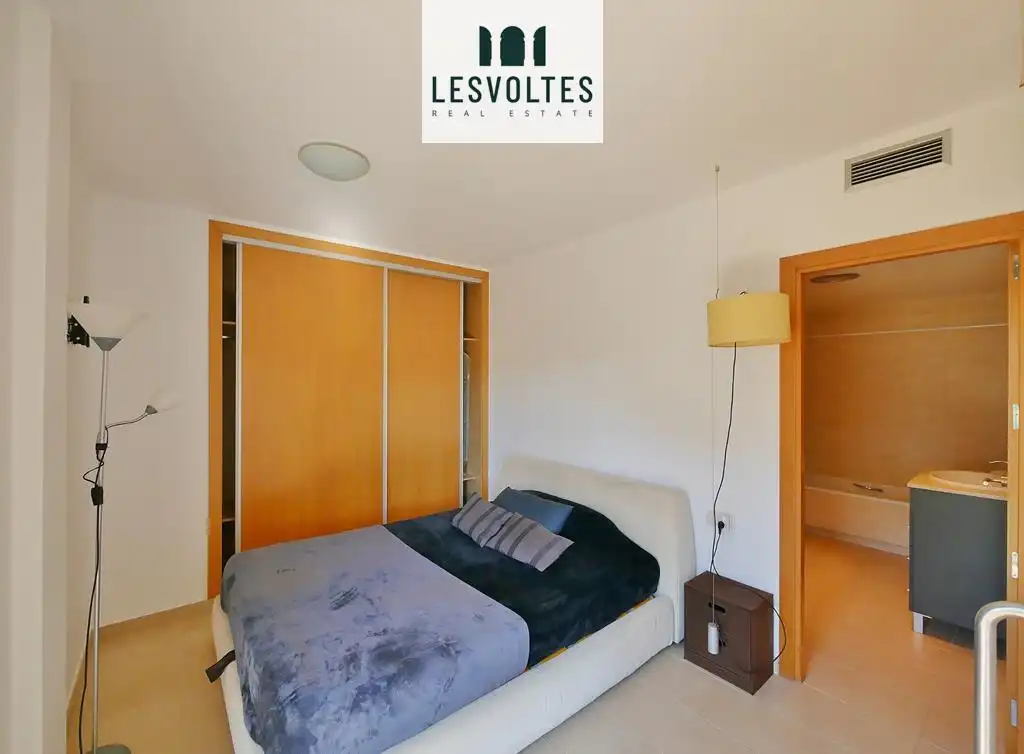 Habitación de Piso en venta en La Bisbal d'Empordà con Calefacción, Terraza y Amueblado