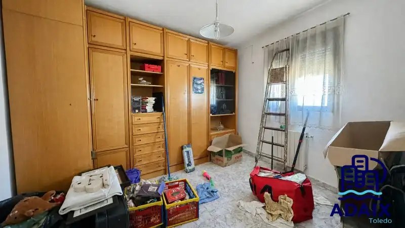 Habitación de Casa adosada en venta en Huecas con Calefacción y Balcón