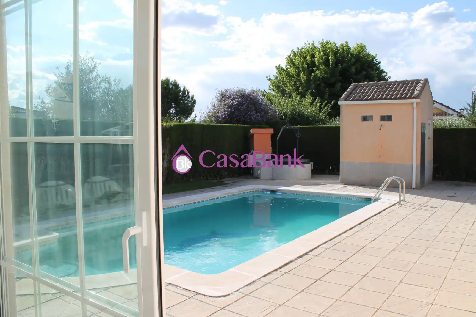 Piscina de Casa o xalet en venda en Córdoba amb Aire condicionat, Jardí privat i Piscina