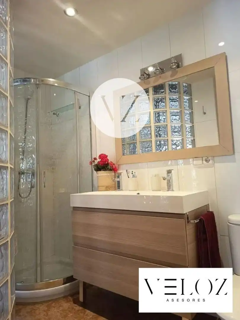Badezimmer von Maisonette zur Miete in Salamanca mit Heizung und Waschmaschine