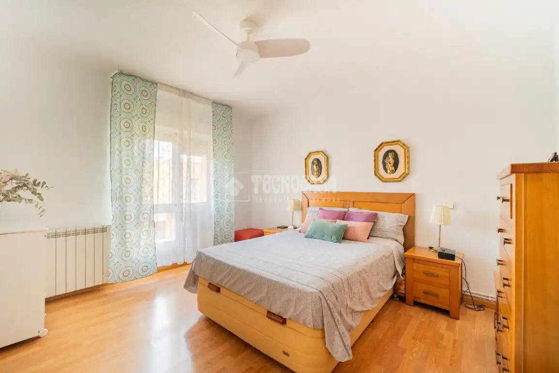 Habitación de Dúplex en venta en Rivas-Vaciamadrid con Calefacción y Terraza