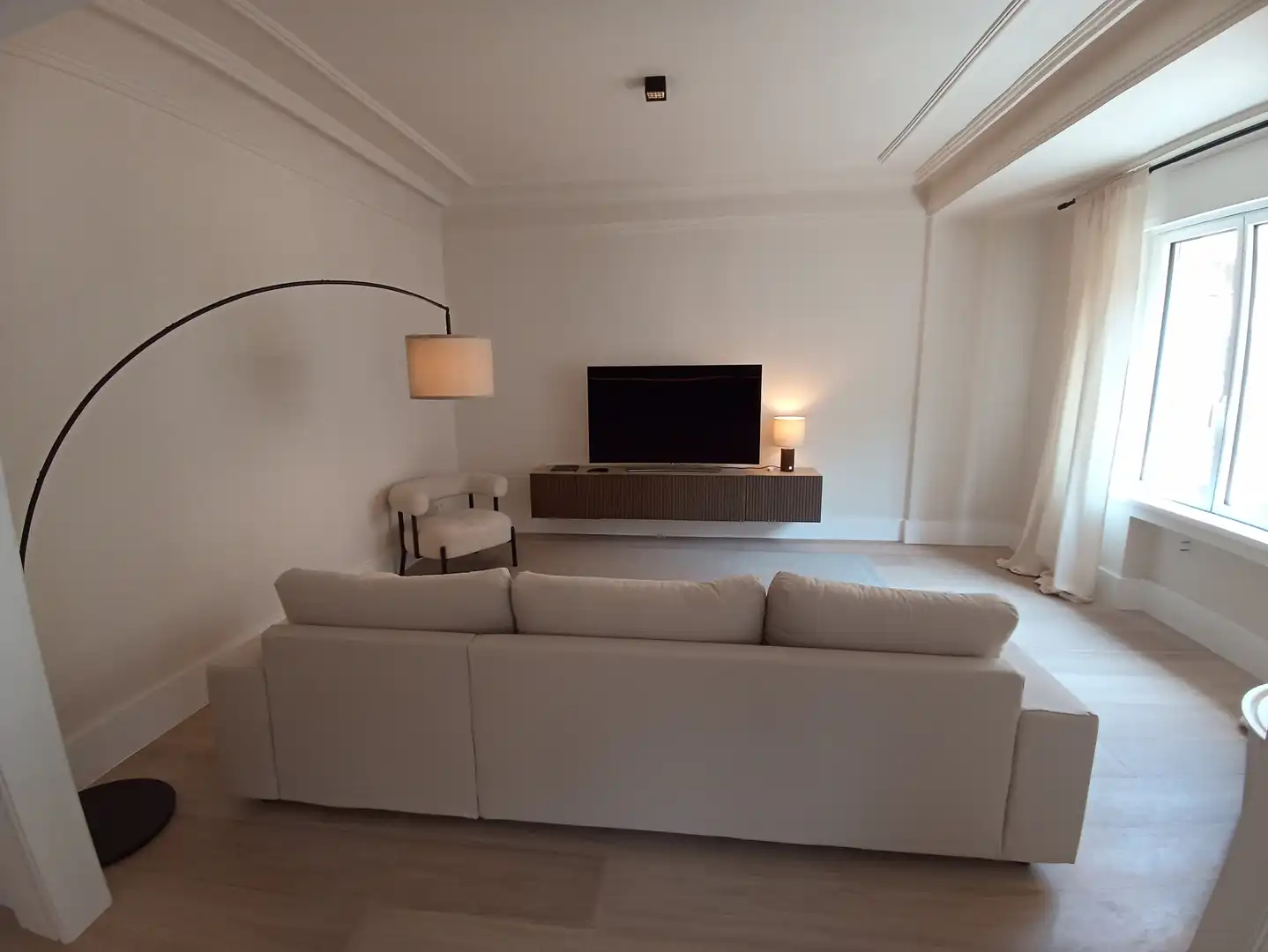 Flat for rent in Calle Asturias, Parque San Francisco - Uría