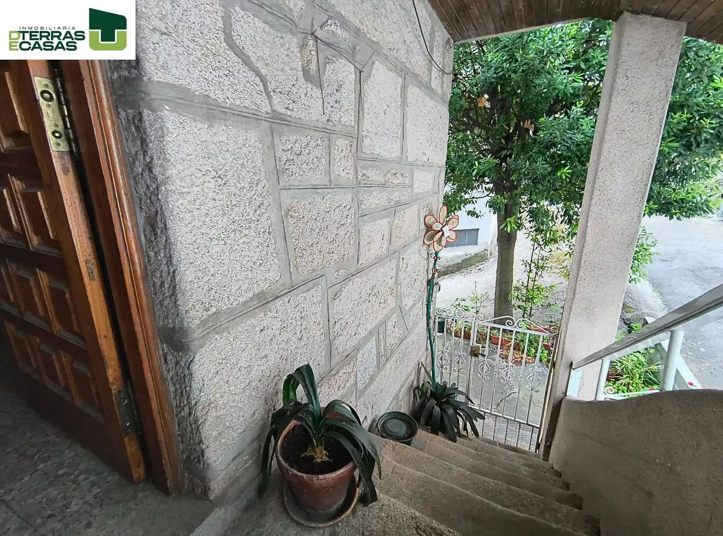 Terrassa de Casa o xalet en venda en Pontevedra Capital  amb Terrassa, Traster i Moblat