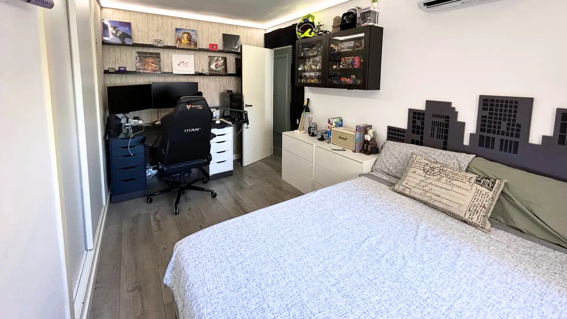 Bedroom of Flat for sale in  Palma de Mallorca  with Air Conditioner and Balcony