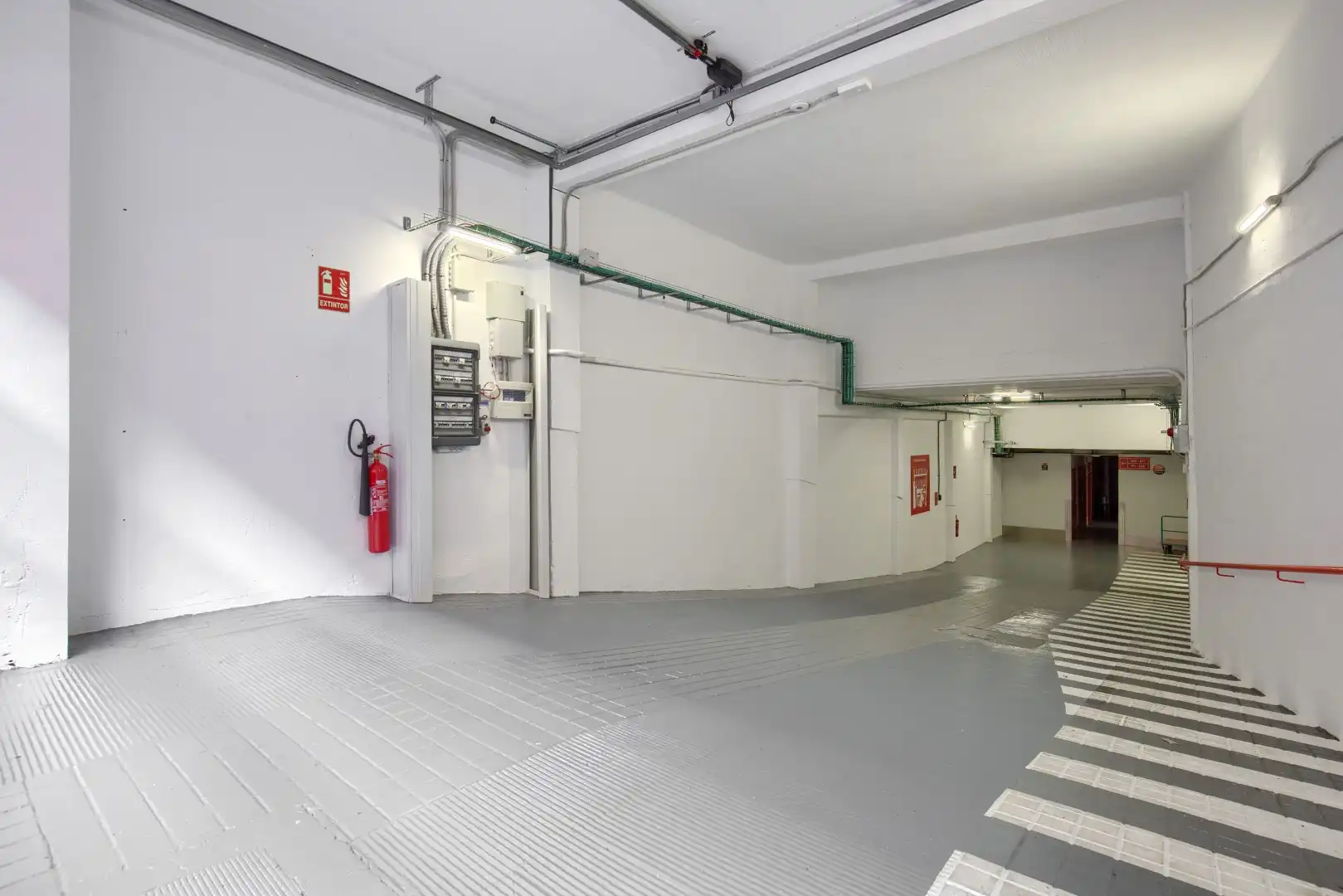 Parking de Trastero de alquiler en Madrid con Alarma