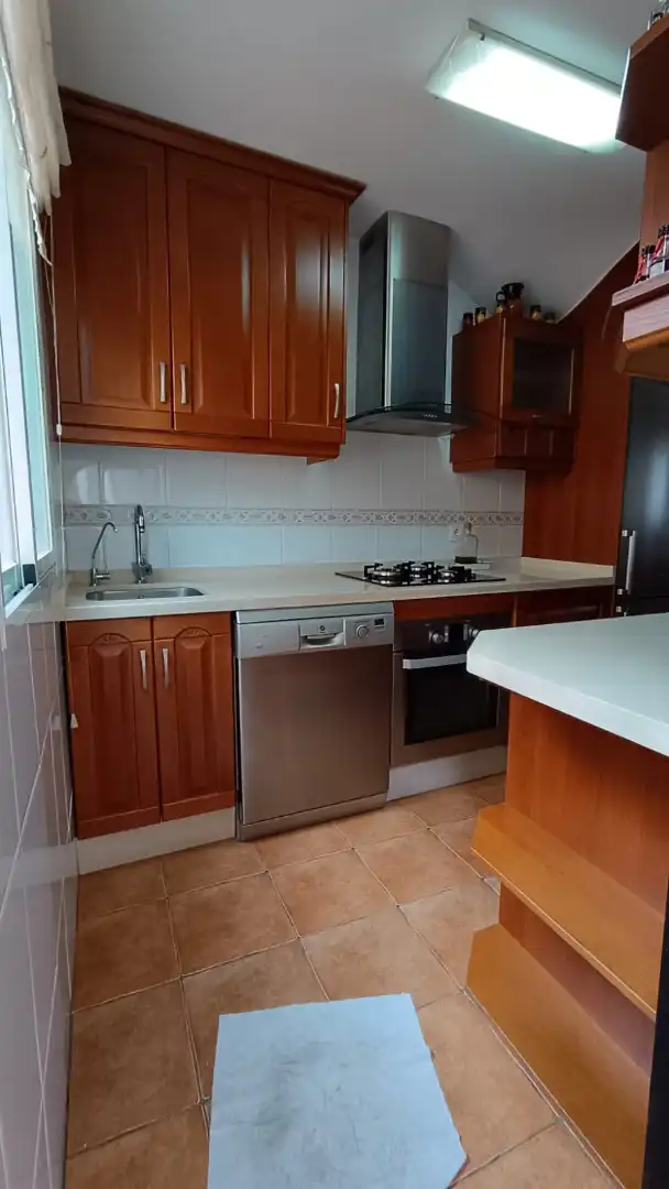 Cocina de Casa adosada de alquiler en La Zubia con Amueblado, Horno y Lavadora