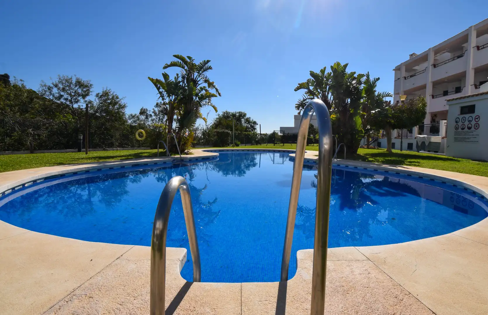 Piscina de Apartament en venda en Benalmádena amb Aire condicionat, Terrassa i Moblat