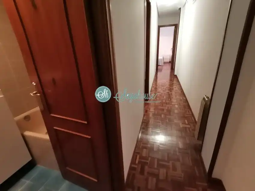 Piso en venta en Segovia con Calefacción, Parquet y Terraza