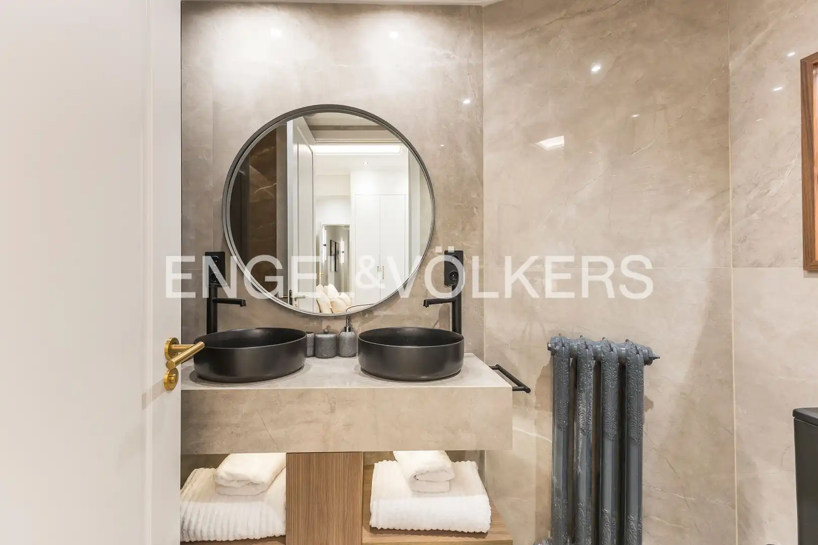 Badezimmer von Wohnung zum Verkauf in Madrid mit Klimaanlage, Heizung und Möbliert