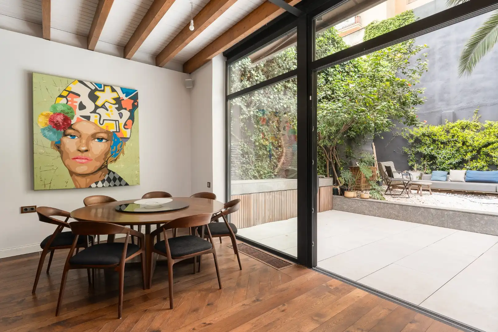 Comedor de Casa o chalet en venta en Barcelona con Aire acondicionado, Calefacción y Jardín privado