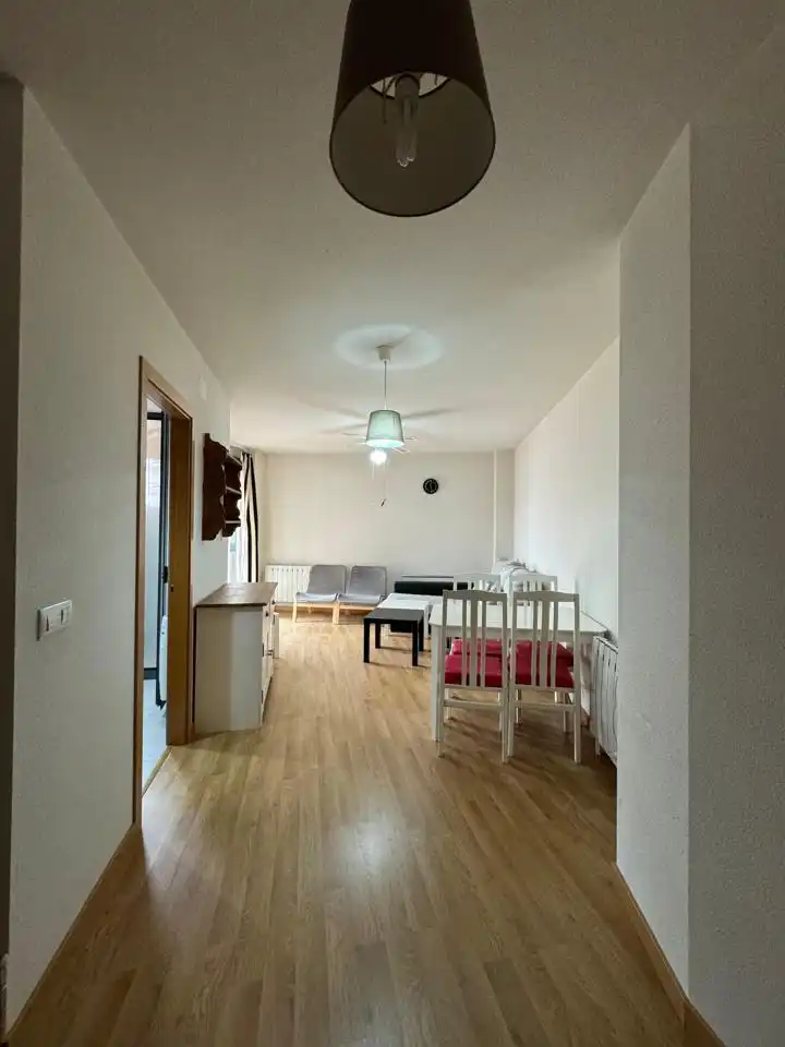 Sala de estar de Dúplex en venta en Torrejón del Rey con Calefacción, Amueblado y Piscina comunitaria