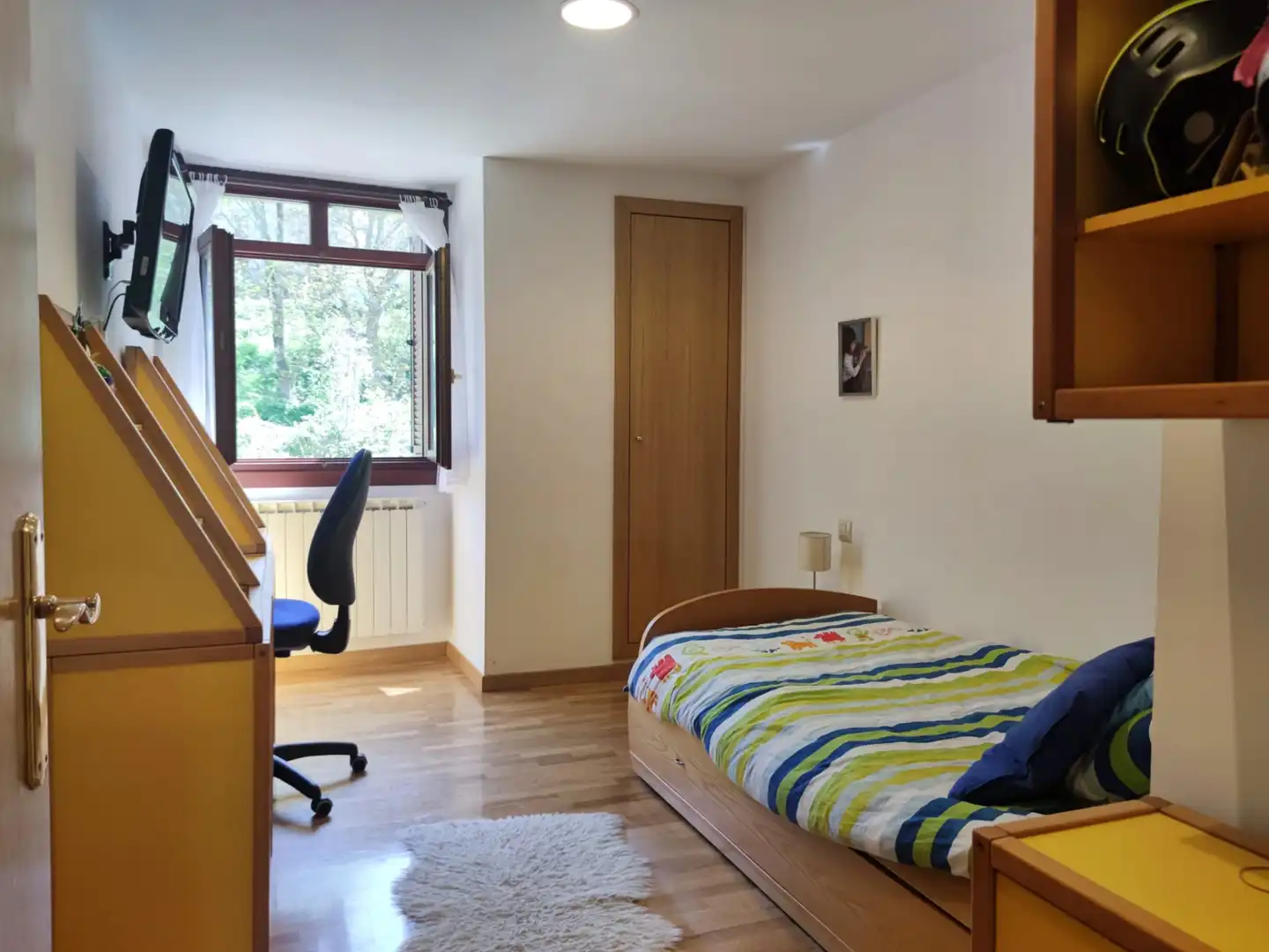 Habitación de Apartamento en venta en Ezcaray con Calefacción, Trastero y Amueblado