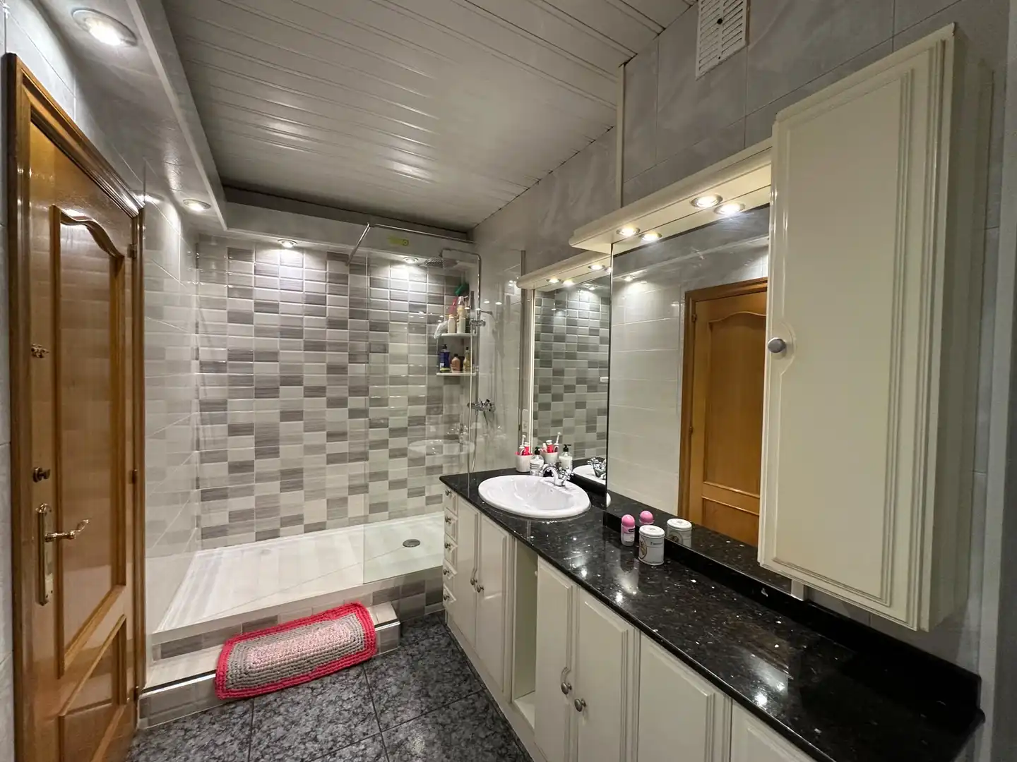 Bathroom of Flat for sale in Zona Industrial