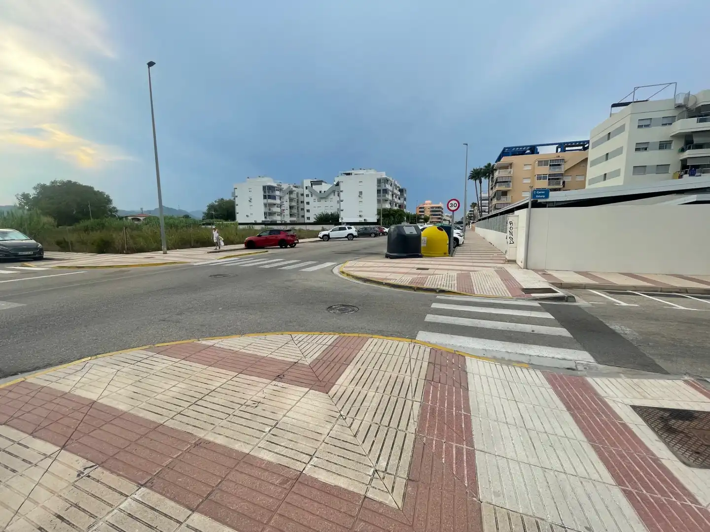 Vista exterior de Apartament de lloguer en Daimús amb Moblat, Balcó i Piscina comunitària