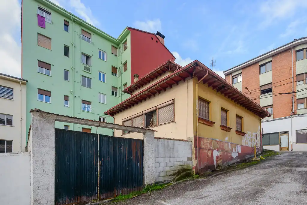 Vista exterior de Casa adosada en venda en Langreo
