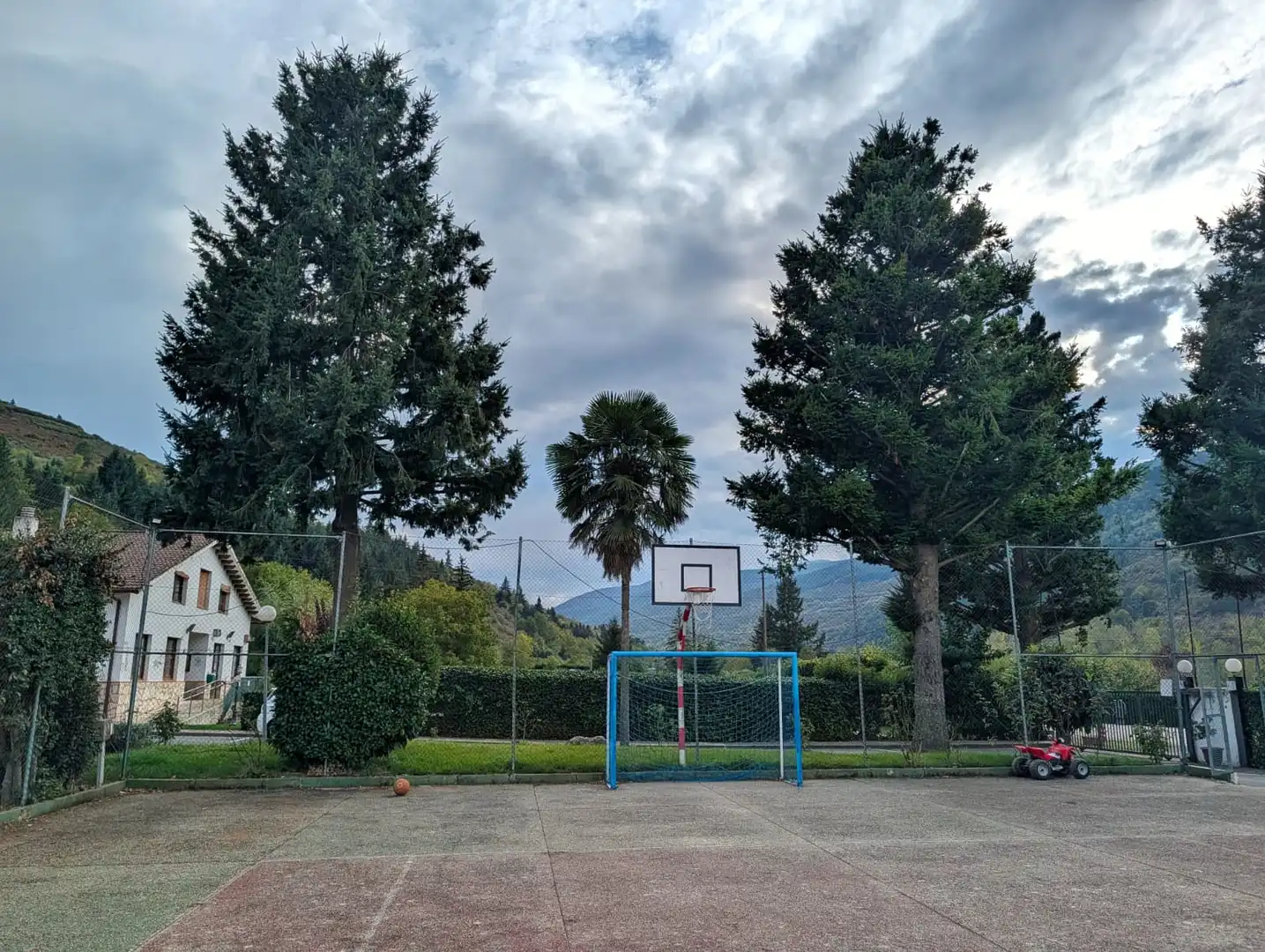 Vista exterior de Casa o chalet en venta en Ezcaray, La Rioja
