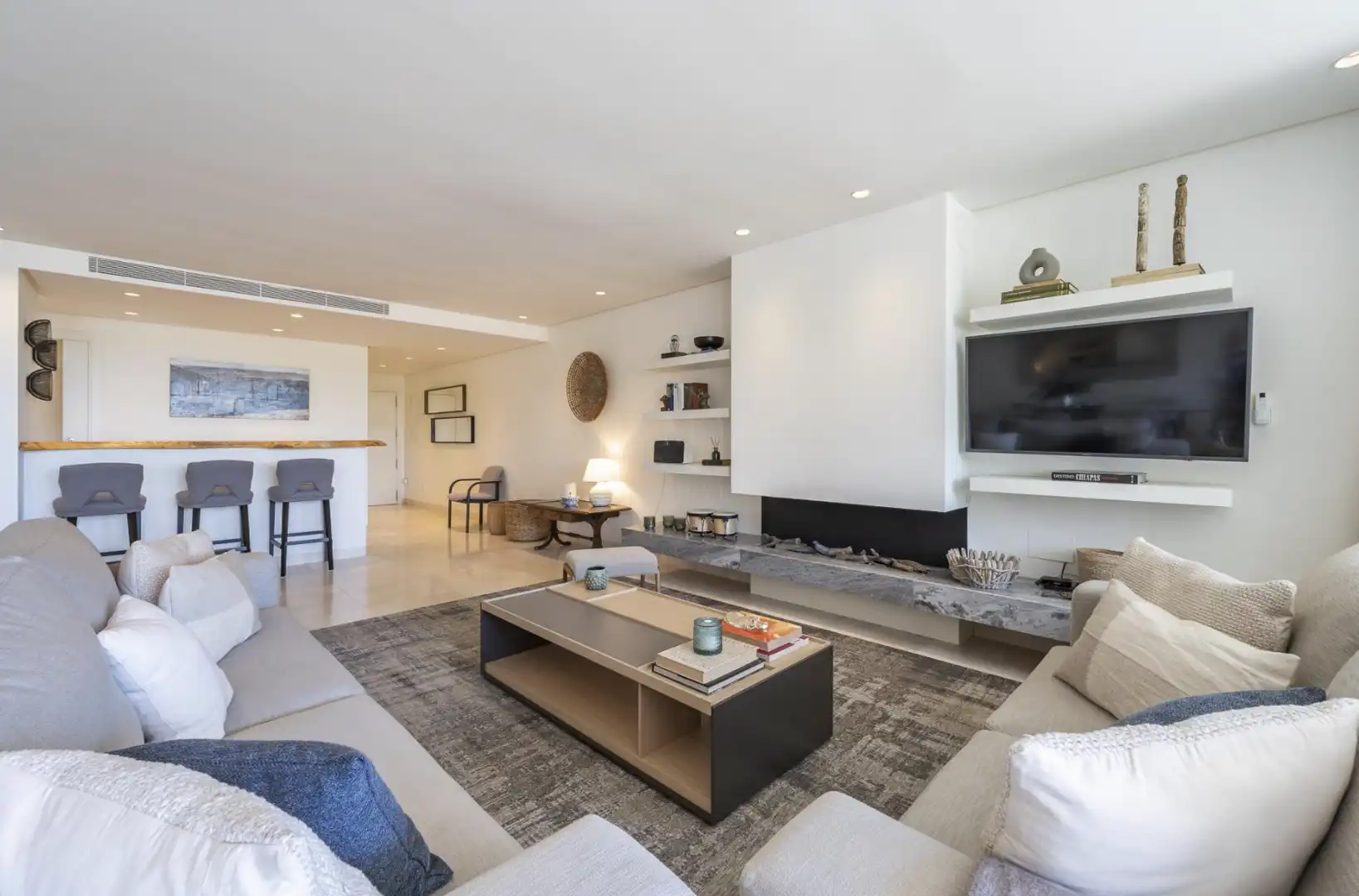 Wohnzimmer von Dachboden zur Miete in Marbella mit Klimaanlage, Schwimmbad und Möbliert
