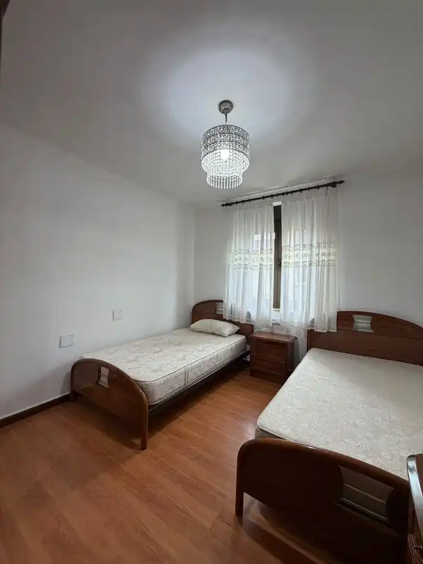 Schlafzimmer von Wohnung zur Miete in Laviana mit Heizung und Balkon