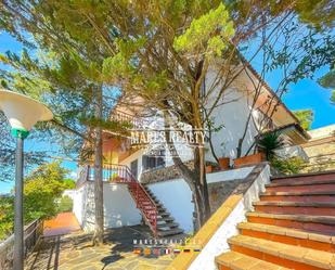 Vista exterior de Casa o xalet en venda en Argentona amb Terrassa i Piscina