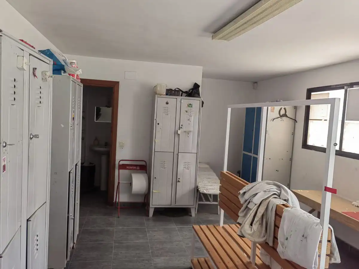 Badezimmer von Fabrikhallen zur Miete in Valmojado