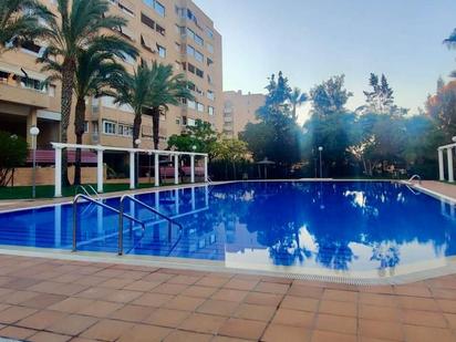 Piscina de Pis en venda en Alicante / Alacant amb Aire condicionat i Terrassa