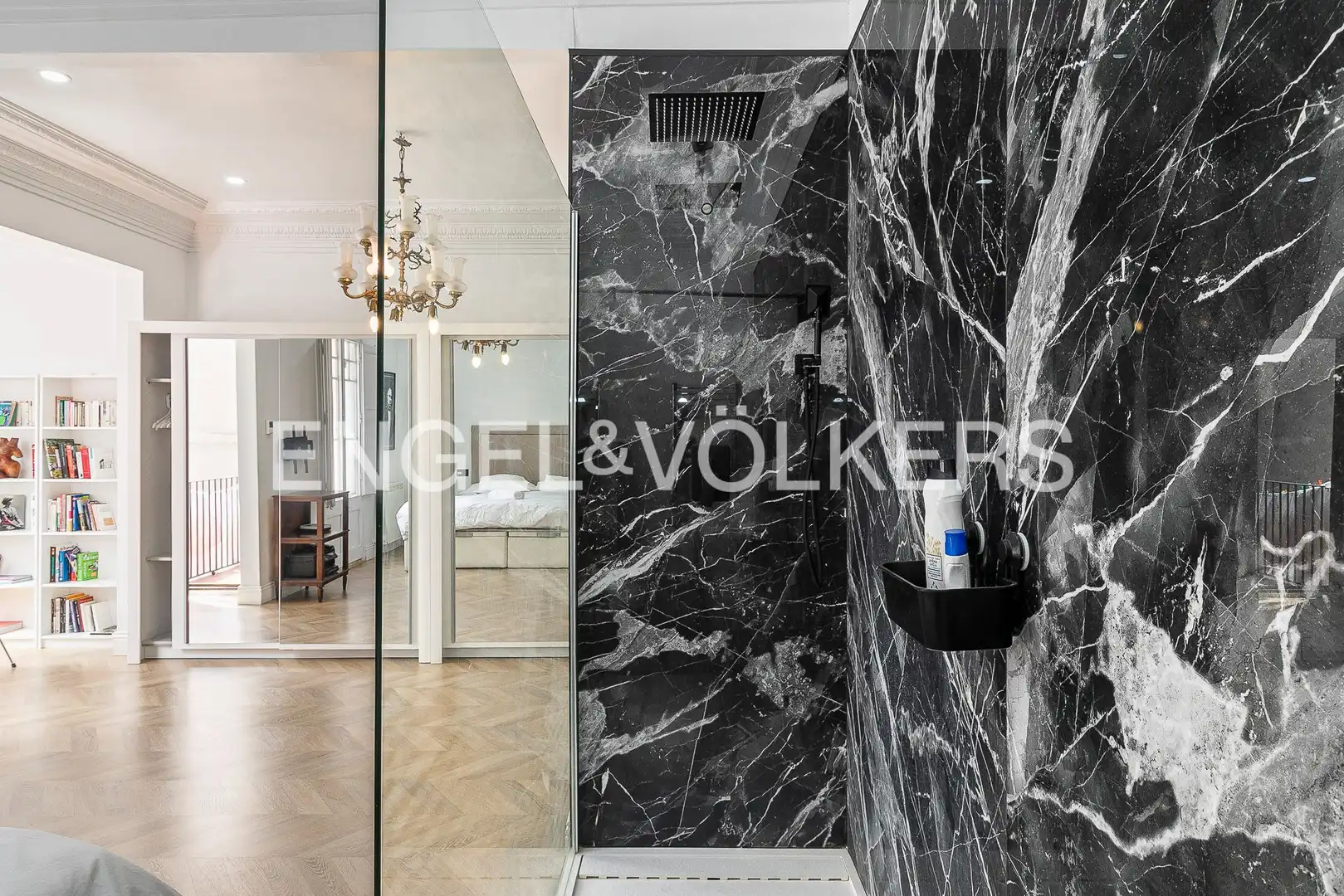 Baño de Piso de alquiler en Barcelona con Calefacción, Parquet y Amueblado