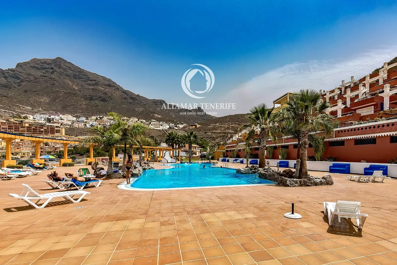 Vista exterior de Apartament de lloguer en Adeje amb Terrassa, Traster i Piscina