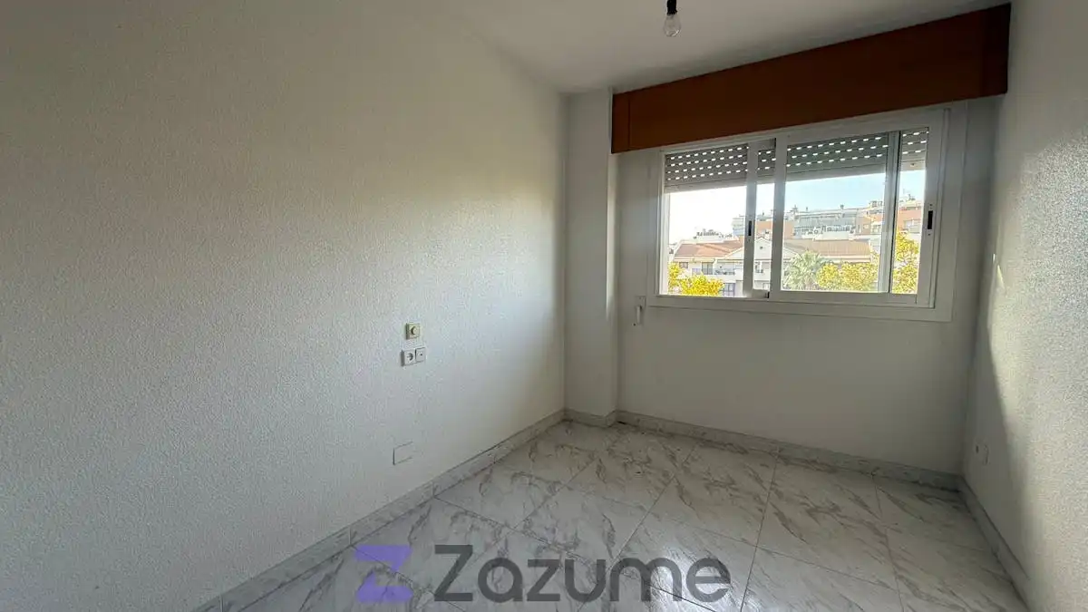 Schlafzimmer von Wohnung zur Miete in Murcia mit Abstellraum, Möbliert und Waschmaschine