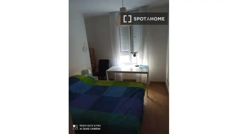 Habitación de Apartamento para compartir en Oviedo  con Aire acondicionado y Terraza