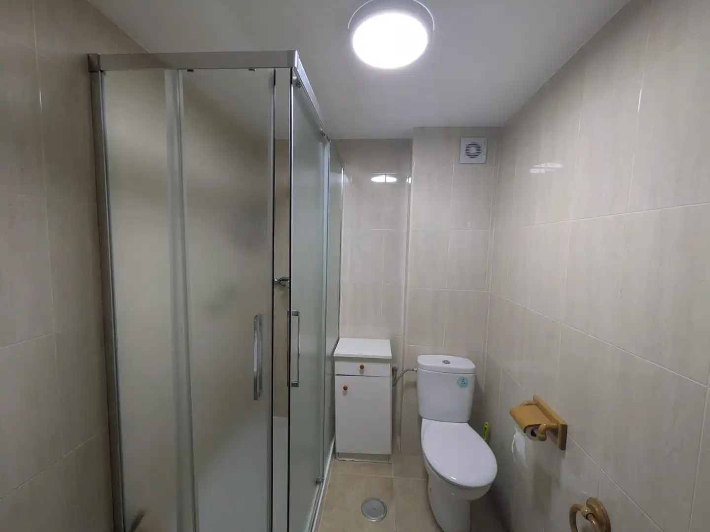 Badezimmer von Wohnung zur Miete in Almería mit Möbliert
