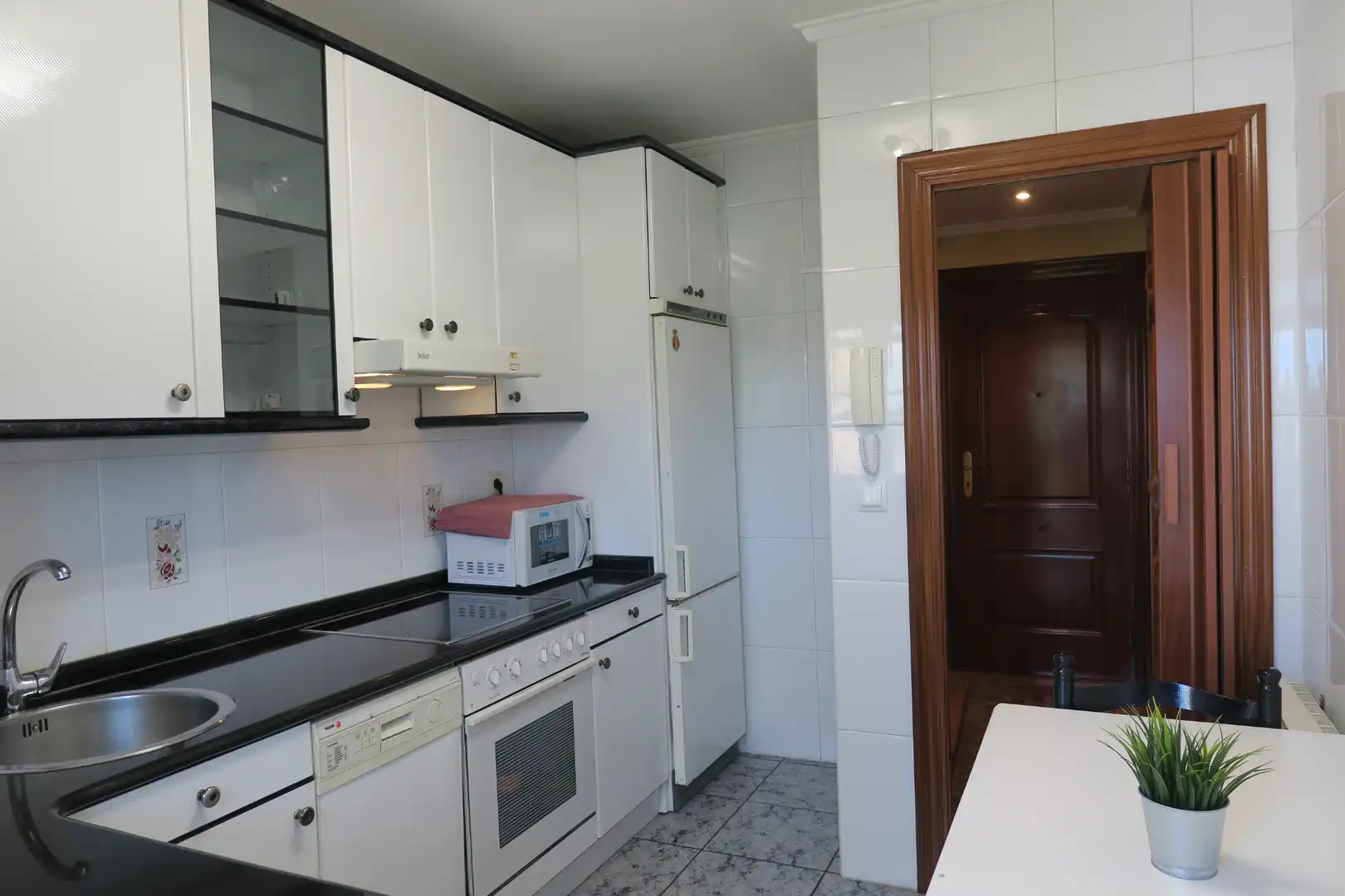 Cocina de Piso en venta en Avilés con Calefacción y Amueblado