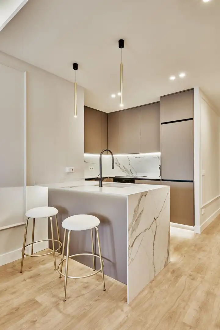 Cuina de Apartament en venda en Madrid amb Calefacció, Terrassa i Moblat