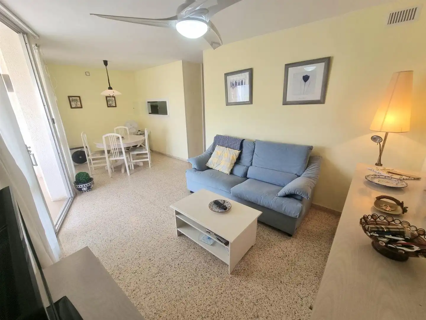 Sala de estar de Piso en venta en Torredembarra con Aire acondicionado, Calefacción y Trastero