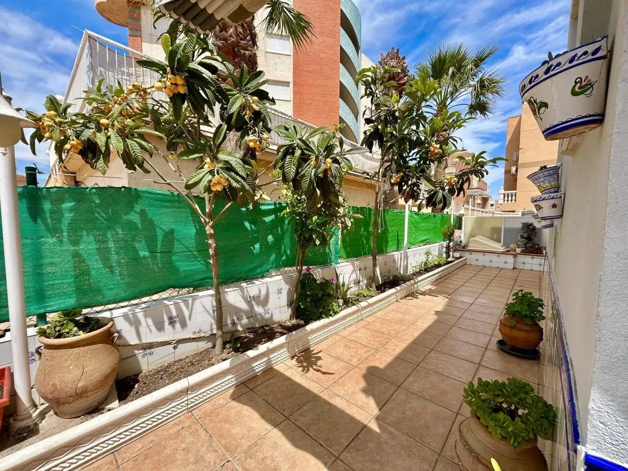 Terrassa de Casa adosada en venda en Oliva amb Aire condicionat, Calefacció i Jardí privat