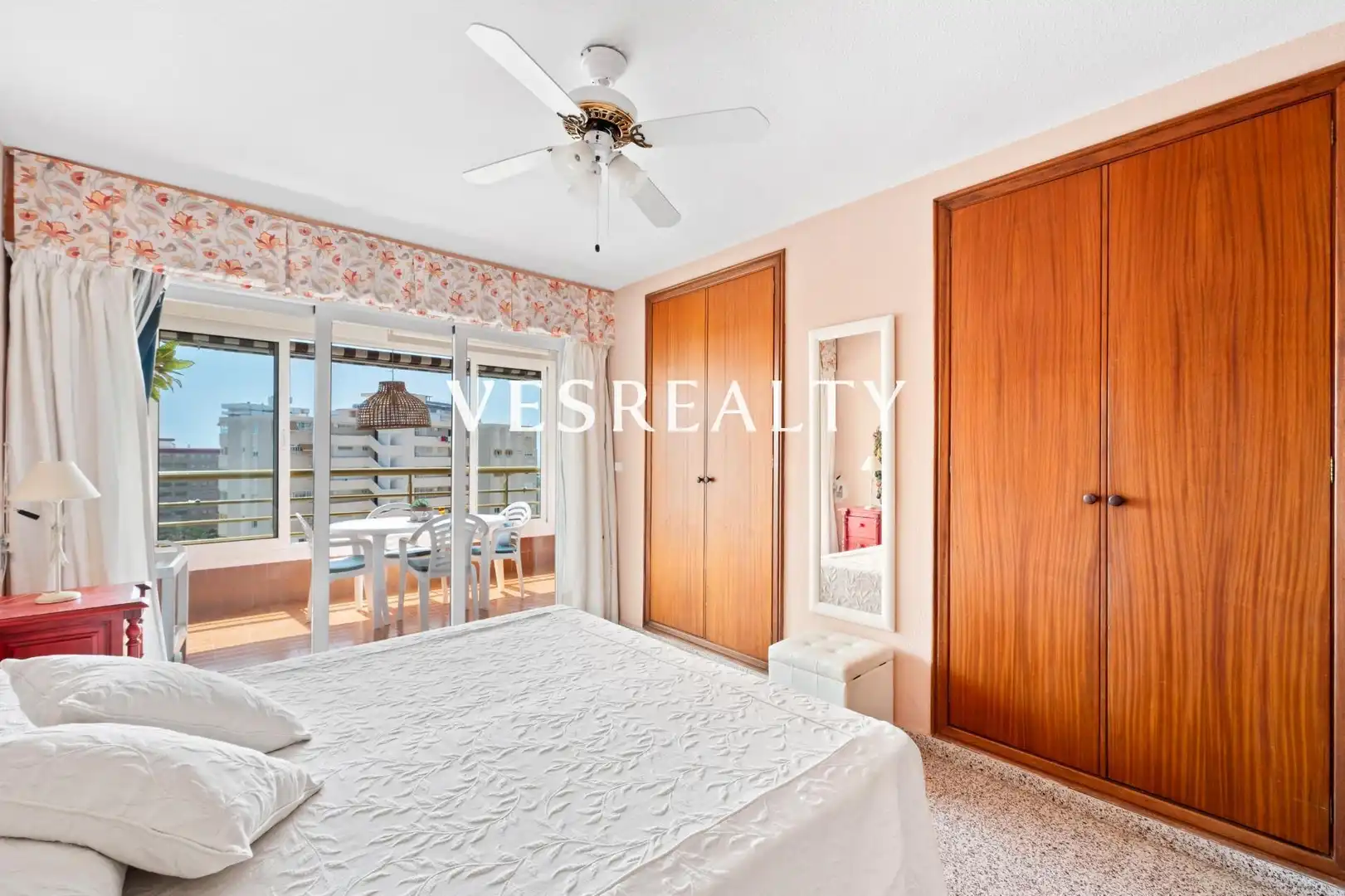 Habitación de Piso de alquiler en Alicante / Alacant con Amueblado, Balcón y Piscina comunitaria