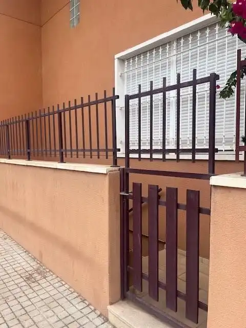Reihenhaus mit Pool zum Verkauf in Calle de Josefina Manresa, imagen 23