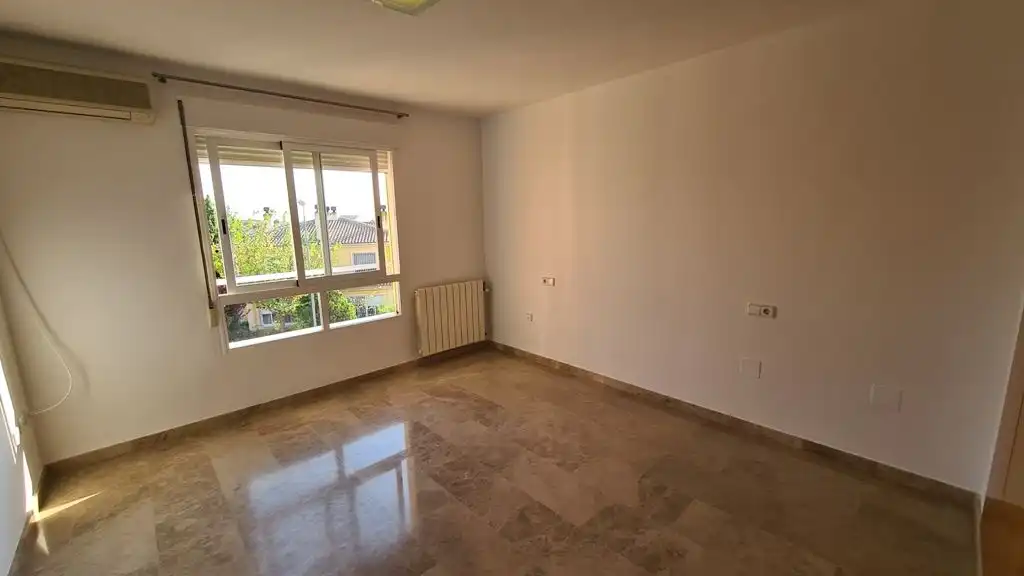 Casa adosada de lloguer a Avenida del Golf, Altorreal - El Chorrico