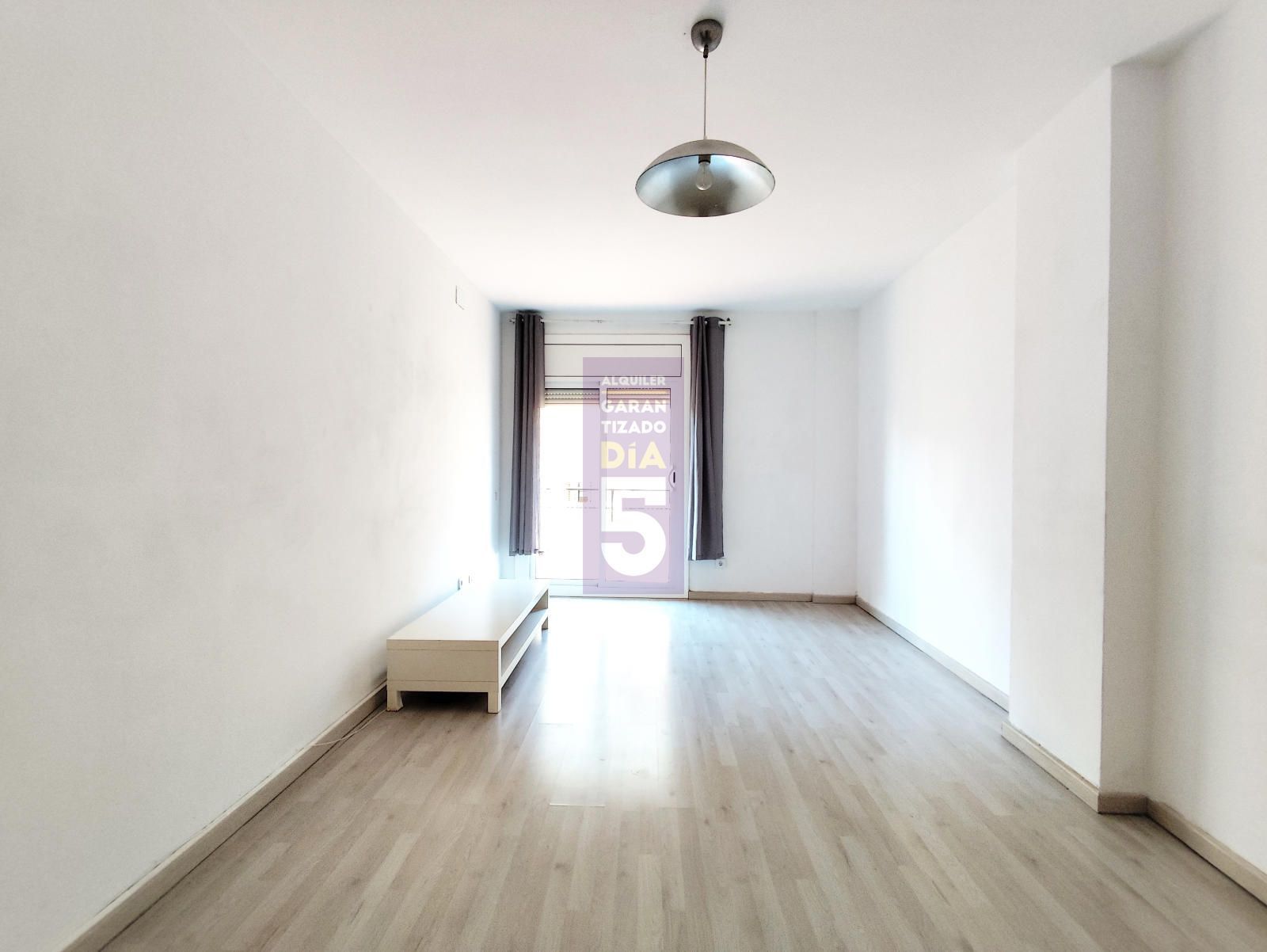 Living room of Flat to rent in  Barcelona Capital  with Parquet flooring and Balcony